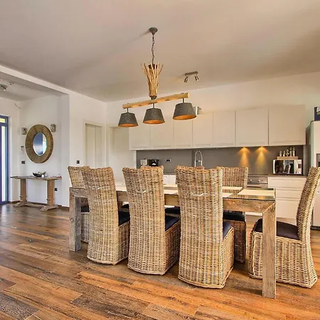 Perini Holiday home *